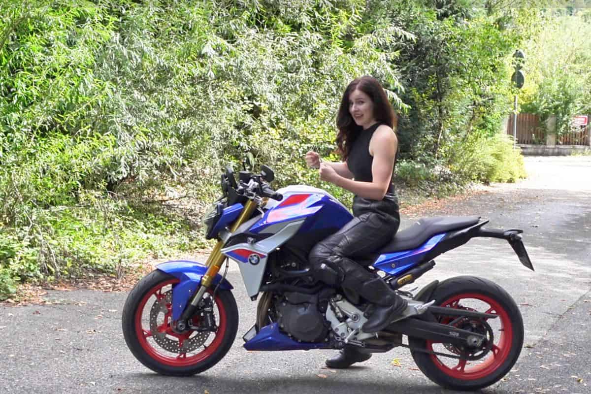 Jak se uvolnit na motorce: 3 jednoduché techniky proti stresu