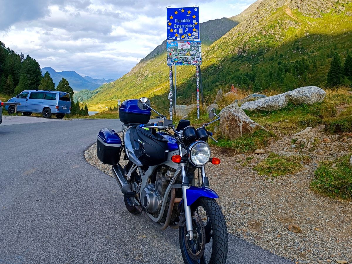 Rakousko: dálniční známka na motorku – ceny a vše důležité